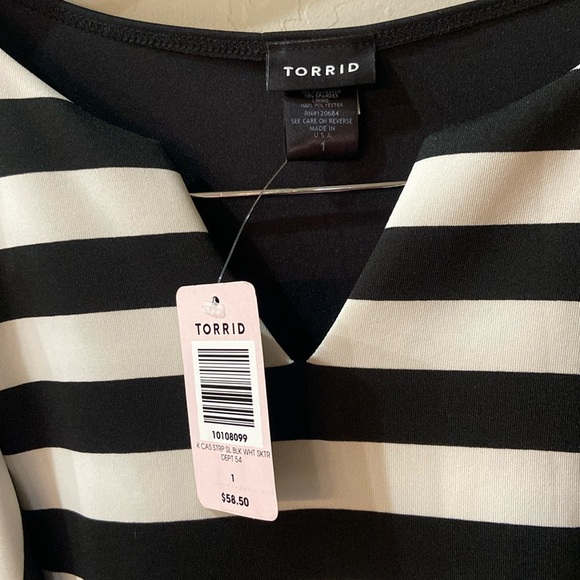 NWT Torrid Black and White Dress Size 1 (14-16) - Picture 2 of 9